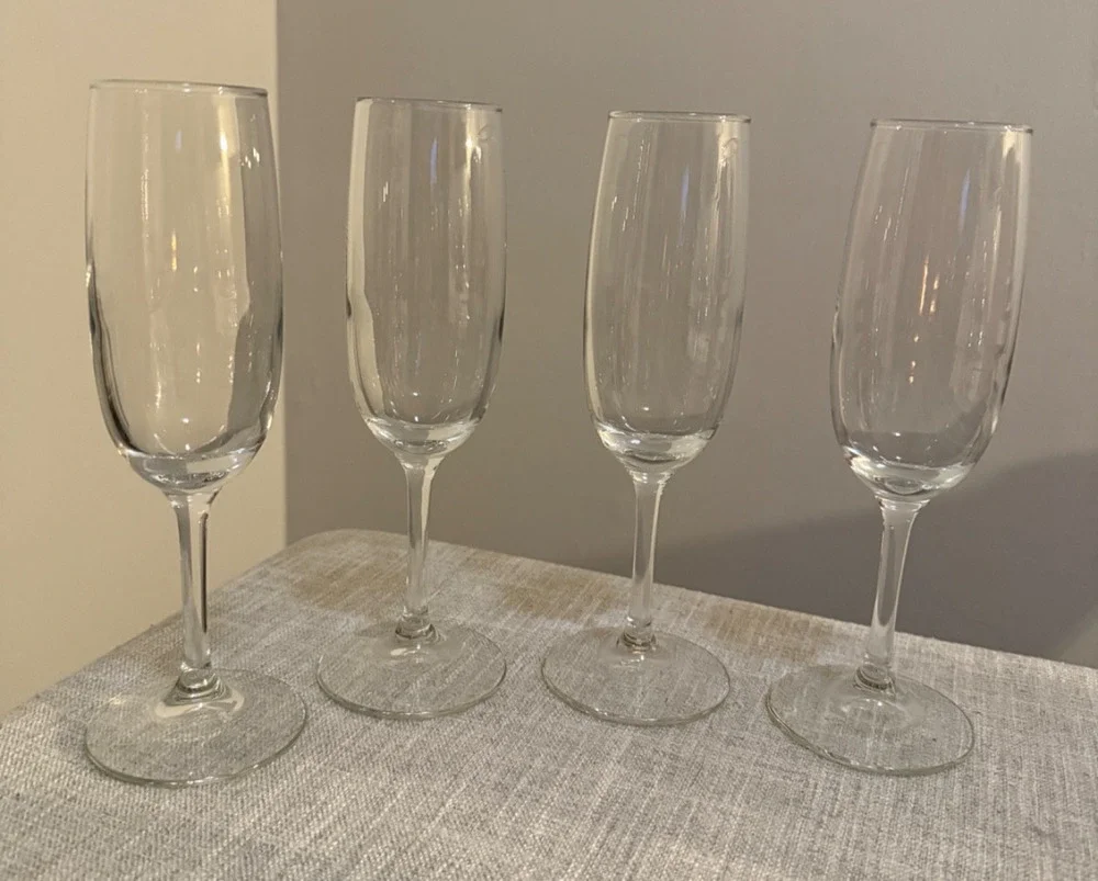 🥂 Set of 4 Clear Champagne Flutes Toasting Glasses